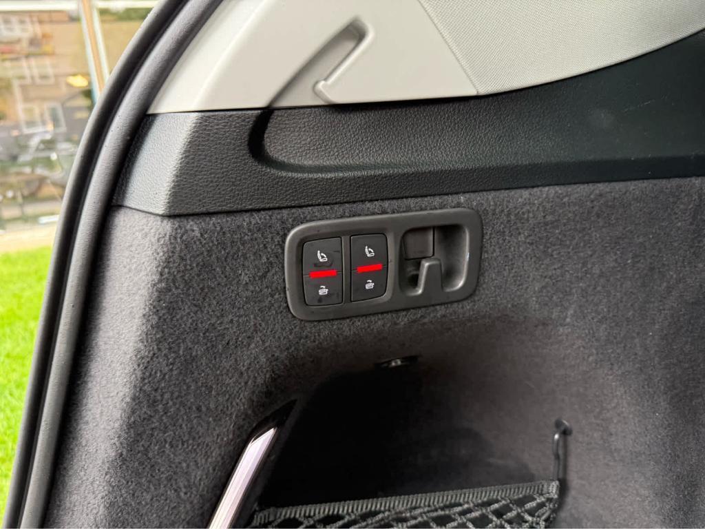 used 2024 Audi Q7 car, priced at $50,995