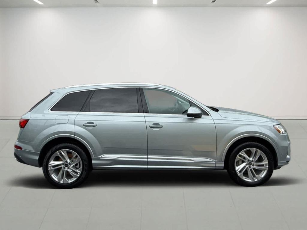 used 2024 Audi Q7 car, priced at $47,495