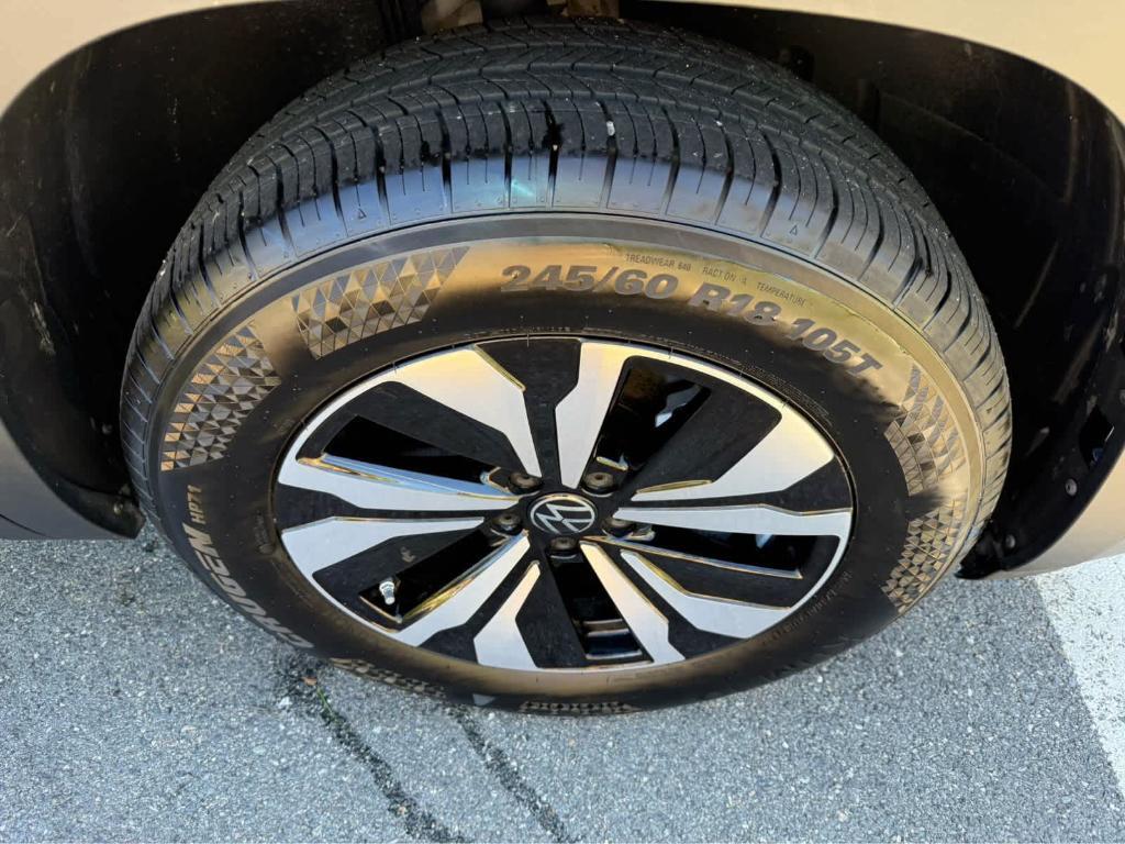 used 2024 Volkswagen Atlas car, priced at $35,295