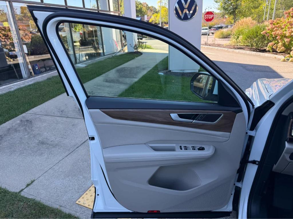 used 2024 Volkswagen Atlas car, priced at $35,295