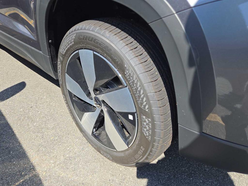 new 2025 Volkswagen Taos car, priced at $27,189