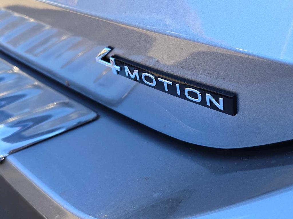 new 2025 Volkswagen Tiguan car, priced at $34,084