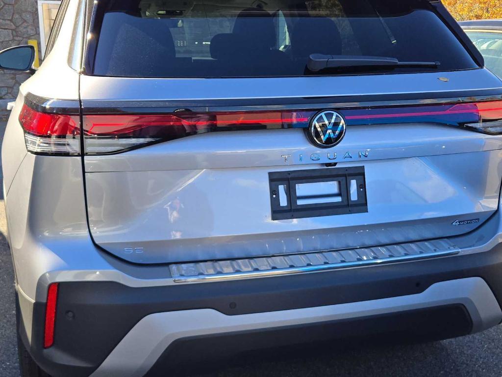 new 2025 Volkswagen Tiguan car, priced at $34,084