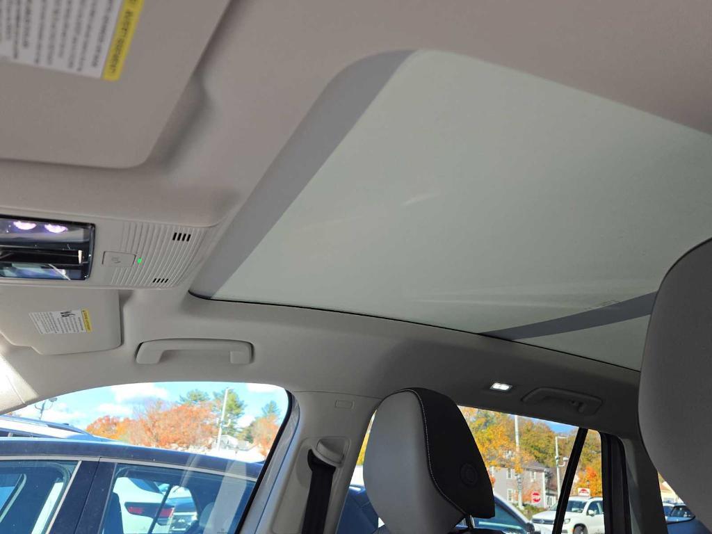 new 2025 Volkswagen Tiguan car, priced at $34,084