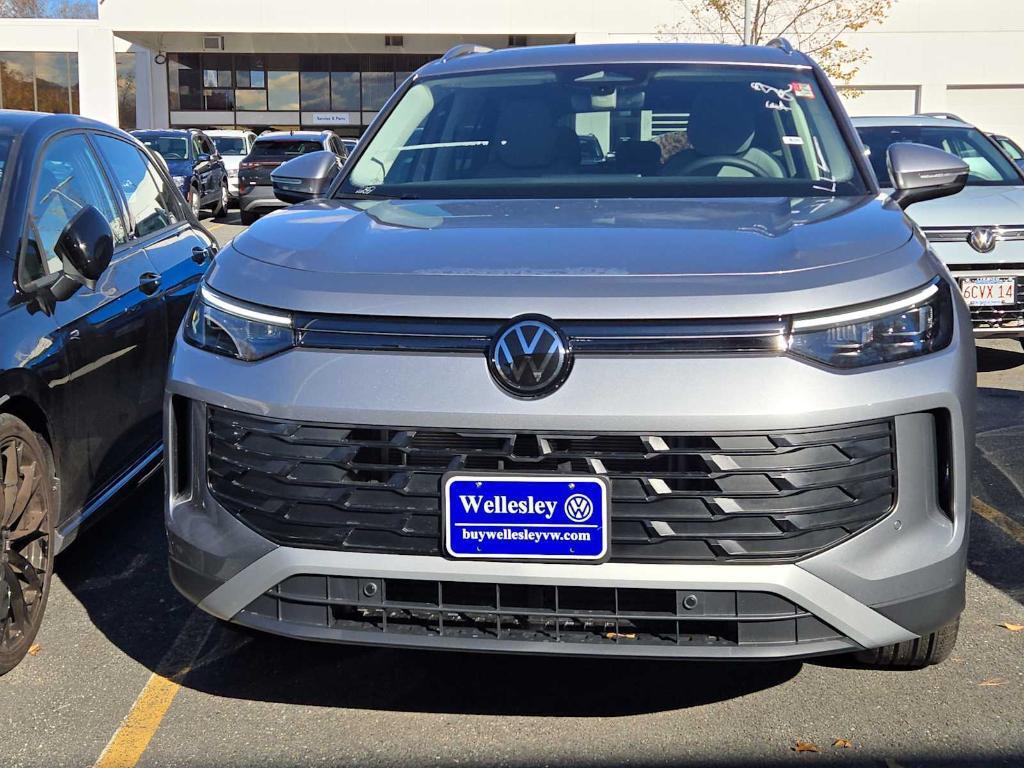 new 2025 Volkswagen Tiguan car, priced at $34,084