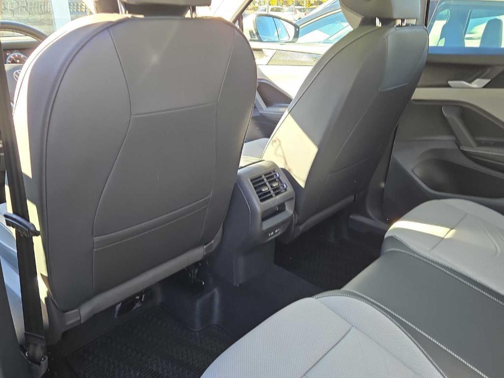 new 2025 Volkswagen Tiguan car, priced at $34,084