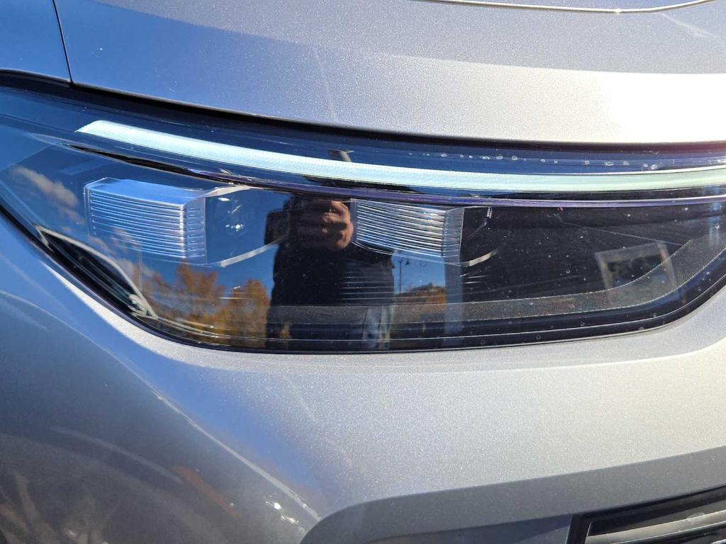 new 2025 Volkswagen Tiguan car, priced at $34,084