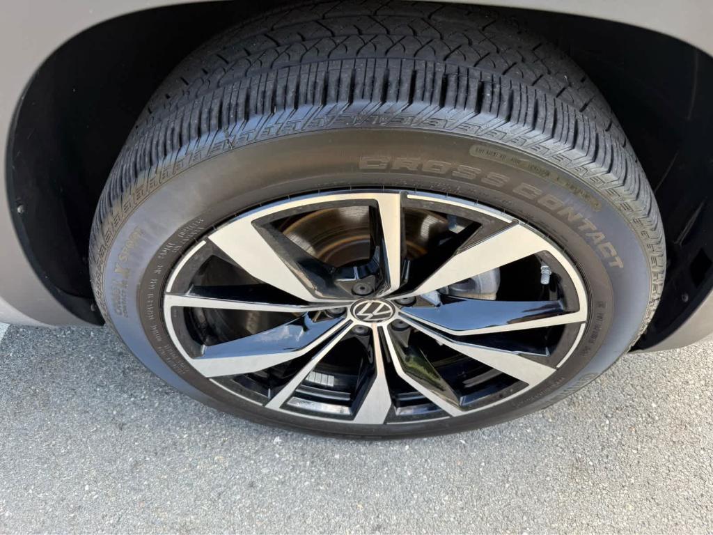 used 2025 Volkswagen Atlas Cross Sport car, priced at $46,995