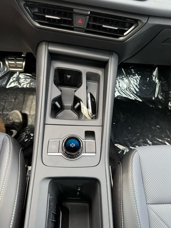 new 2025 Volkswagen Tiguan car, priced at $37,579