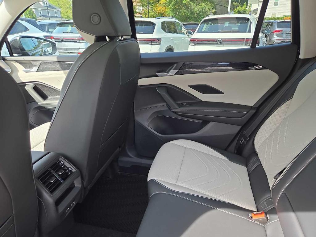 new 2025 Volkswagen Tiguan car, priced at $35,084