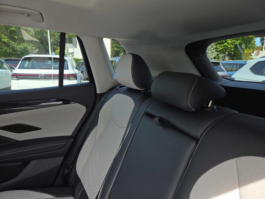 new 2025 Volkswagen Tiguan car, priced at $35,084