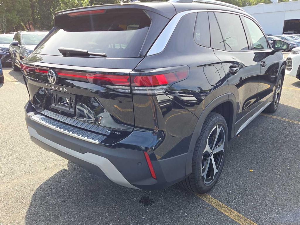 new 2025 Volkswagen Tiguan car, priced at $35,084