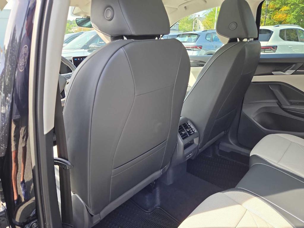 new 2025 Volkswagen Tiguan car, priced at $35,084