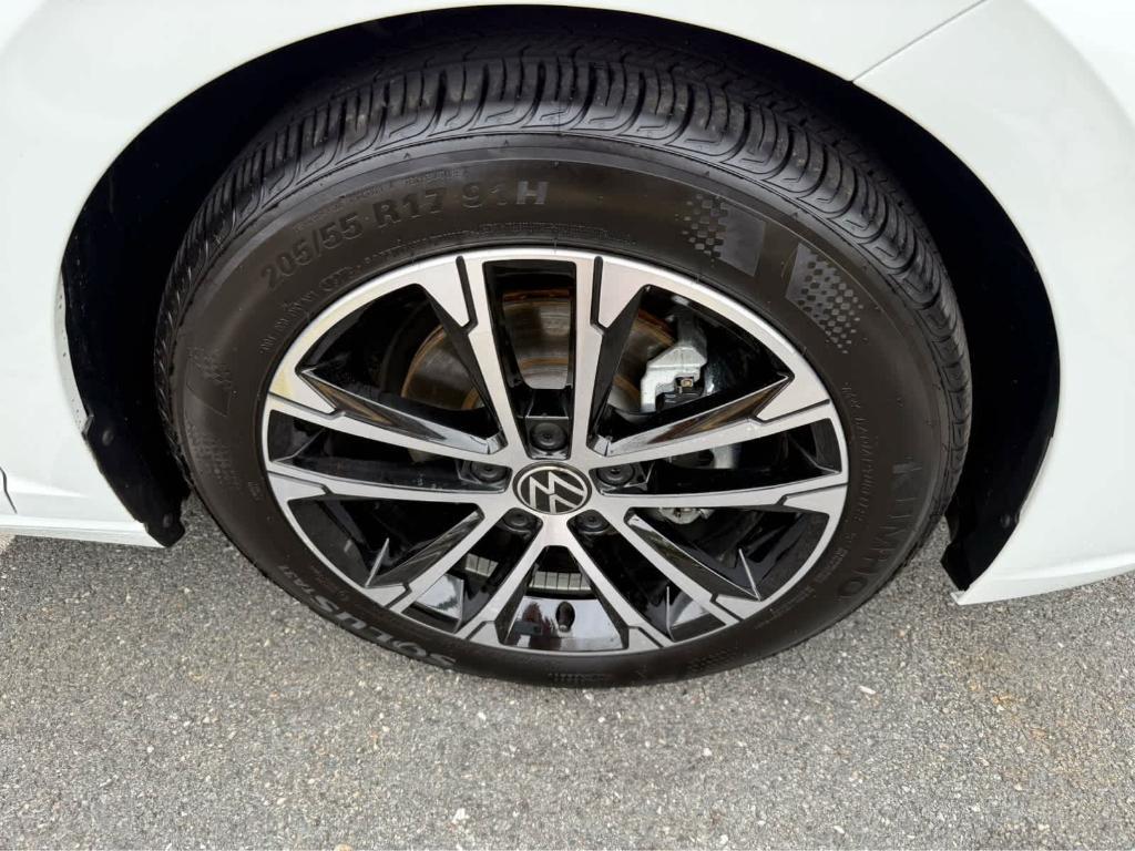 used 2024 Volkswagen Jetta car, priced at $20,995