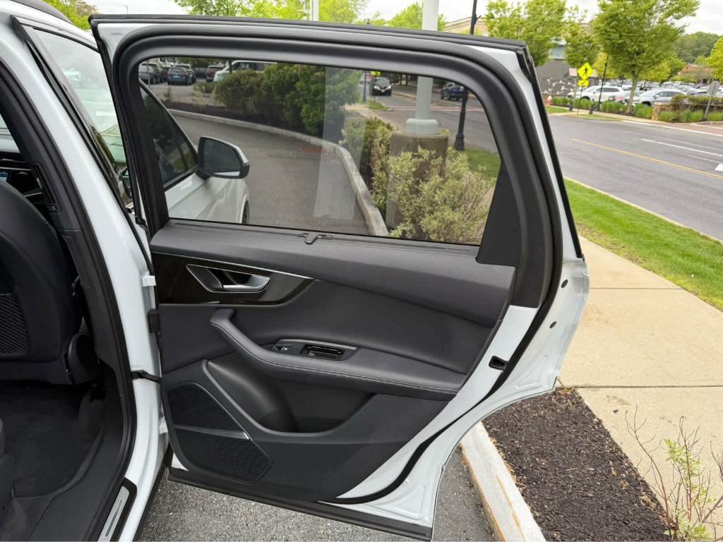 used 2025 Audi Q7 car, priced at $66,995