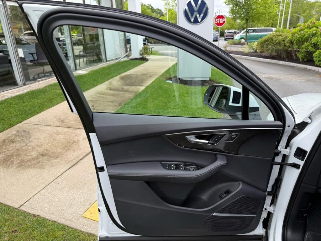 used 2025 Audi Q7 car, priced at $64,995