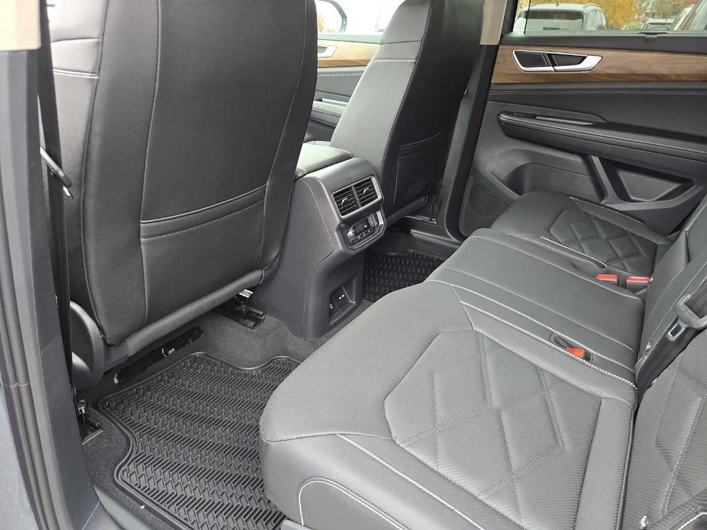 new 2026 Volkswagen Atlas car, priced at $46,947