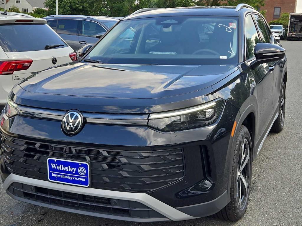 new 2025 Volkswagen Tiguan car, priced at $34,064