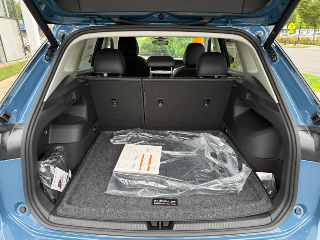 new 2025 Volkswagen Tiguan car, priced at $35,185