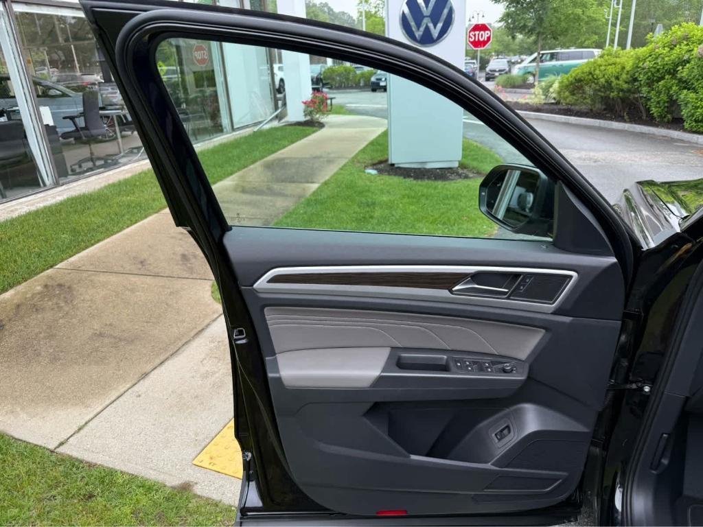 used 2023 Volkswagen Atlas car, priced at $34,495