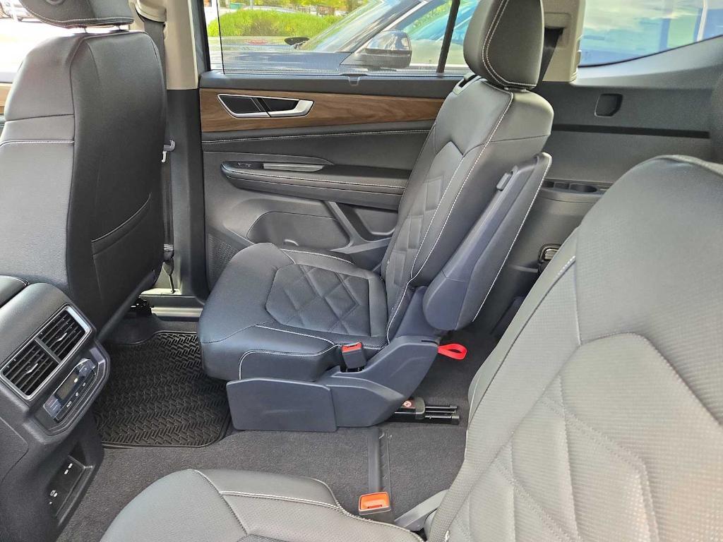 new 2026 Volkswagen Atlas car, priced at $46,322