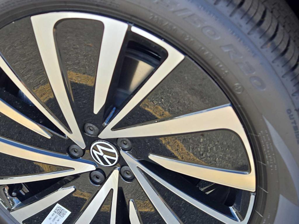 new 2025 Volkswagen ID.4 car, priced at $44,495