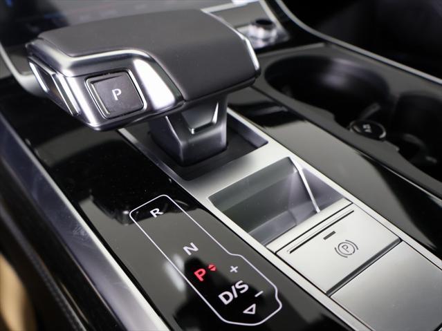 new 2025 Audi Q7 car, priced at $77,805