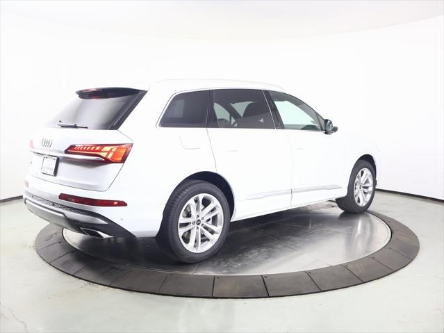 new 2025 Audi Q7 car, priced at $65,730