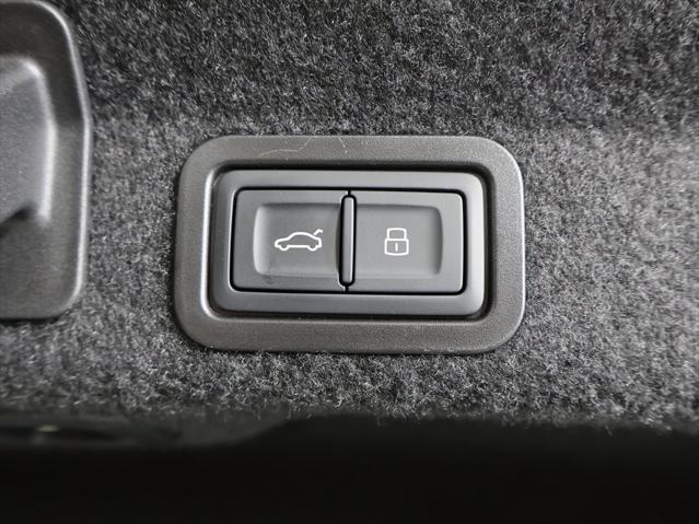 new 2025 Audi S6 car, priced at $95,960