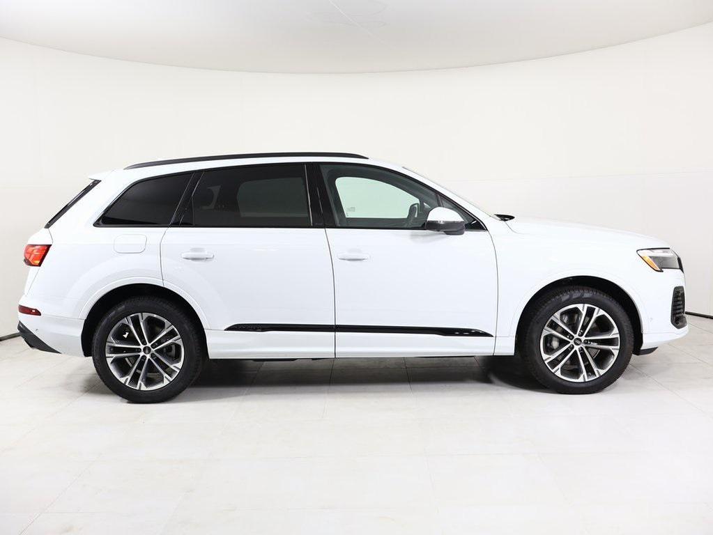 new 2026 Audi Q7 car, priced at $68,445