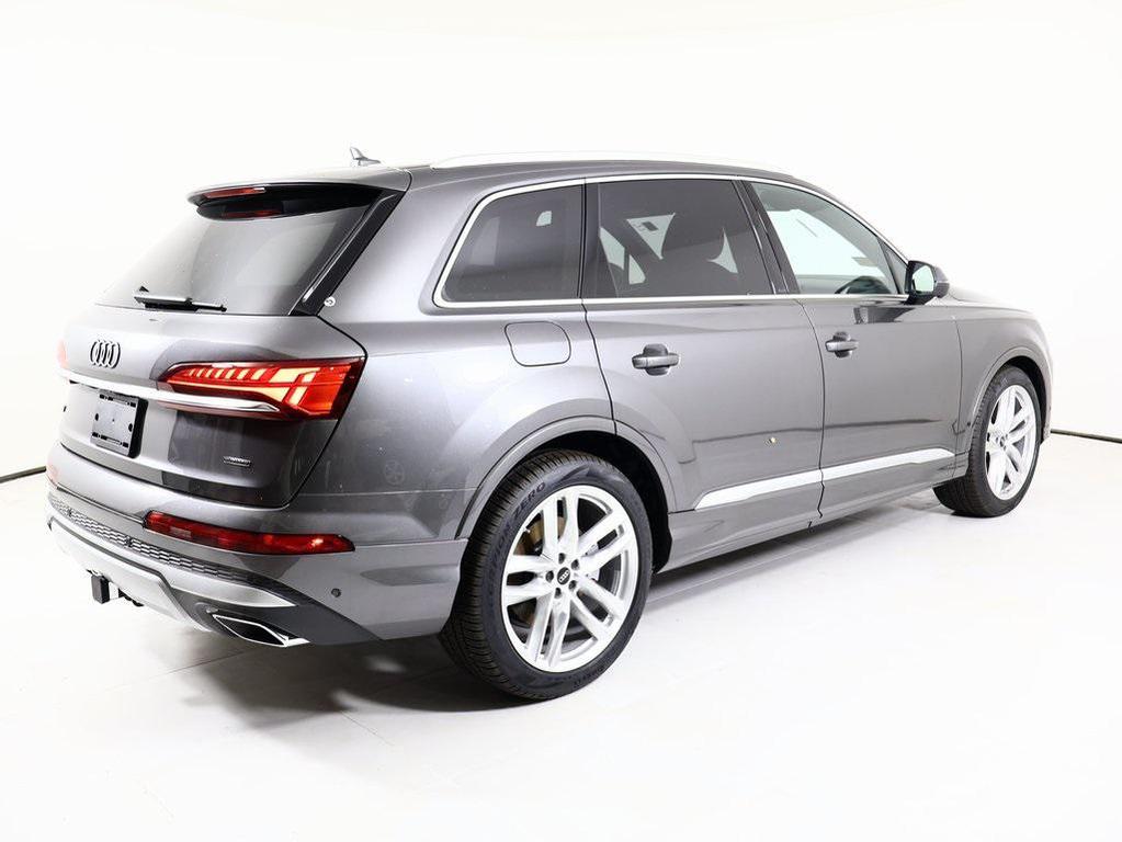 new 2025 Audi Q7 car, priced at $76,480