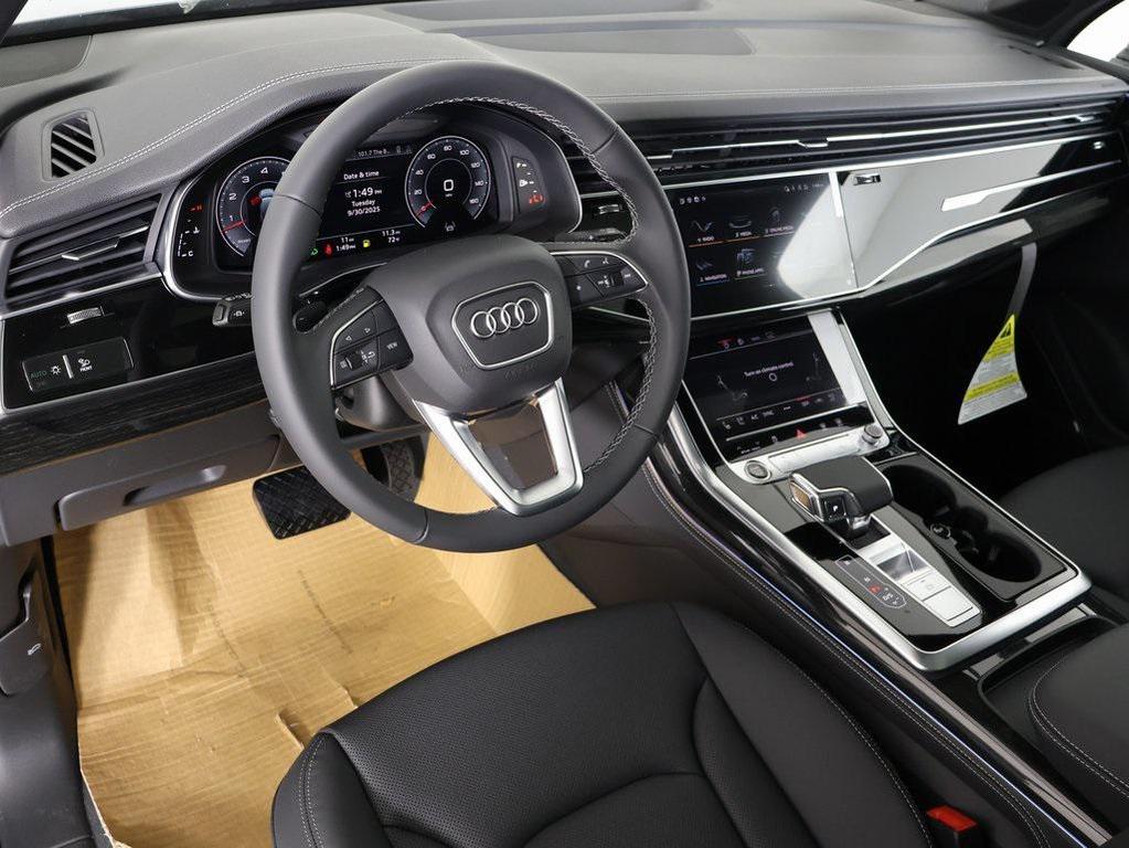 new 2025 Audi Q7 car, priced at $76,480