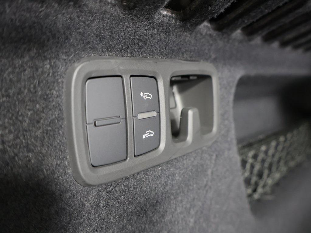 new 2025 Audi RS Q8 car, priced at $156,100
