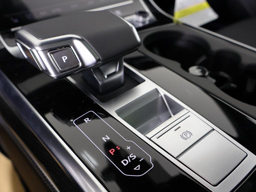 new 2025 Audi Q7 car, priced at $76,480