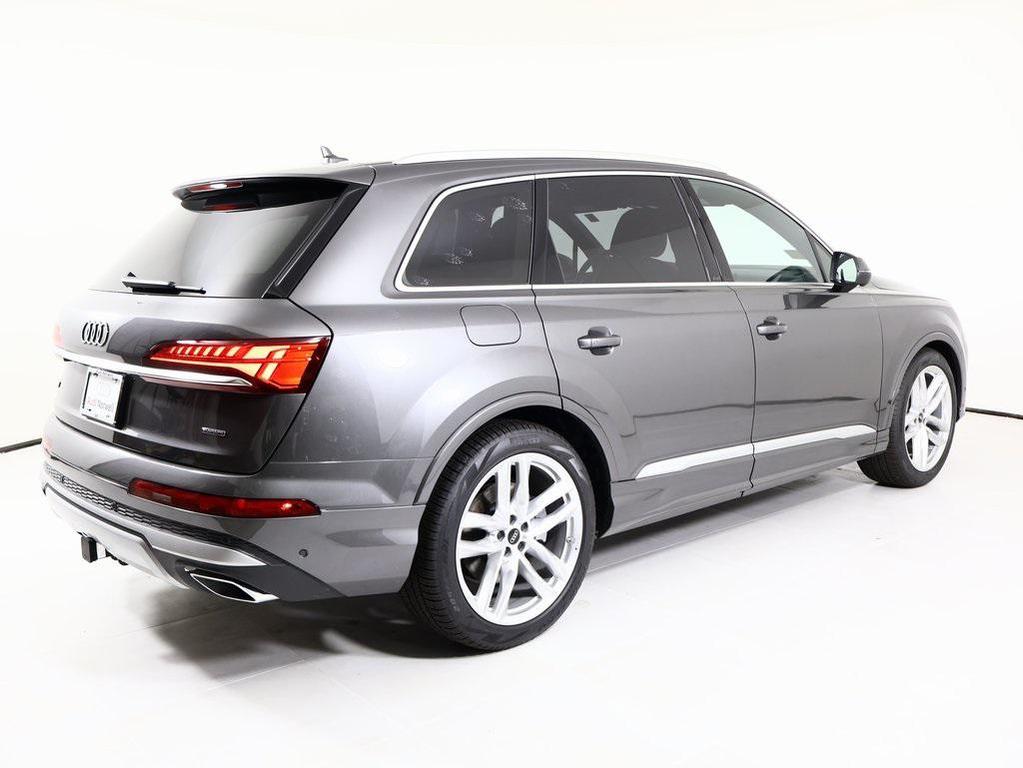 new 2025 Audi Q7 car, priced at $76,480