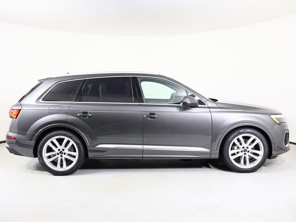 new 2025 Audi Q7 car, priced at $76,335