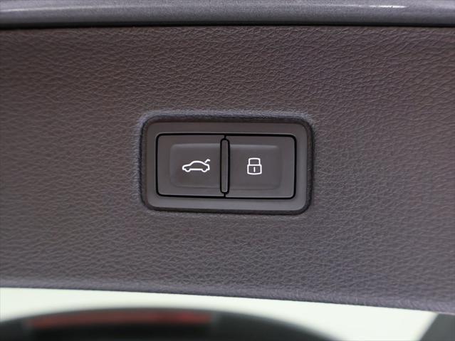 used 2025 Audi Q7 car, priced at $59,990