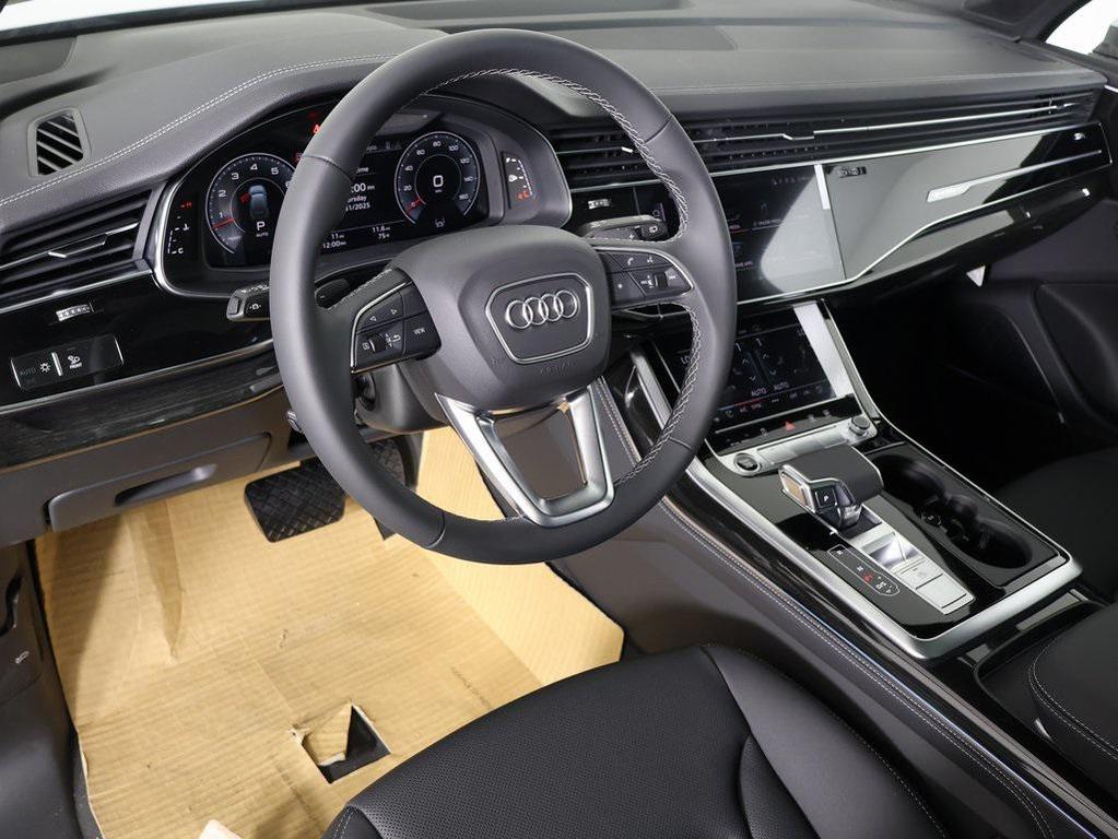 new 2025 Audi Q7 car, priced at $77,805