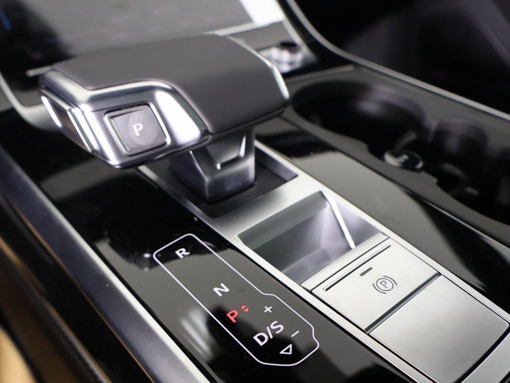 new 2025 Audi Q7 car, priced at $77,805