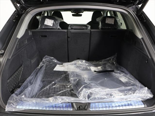 new 2025 Audi Q5 car, priced at $61,105