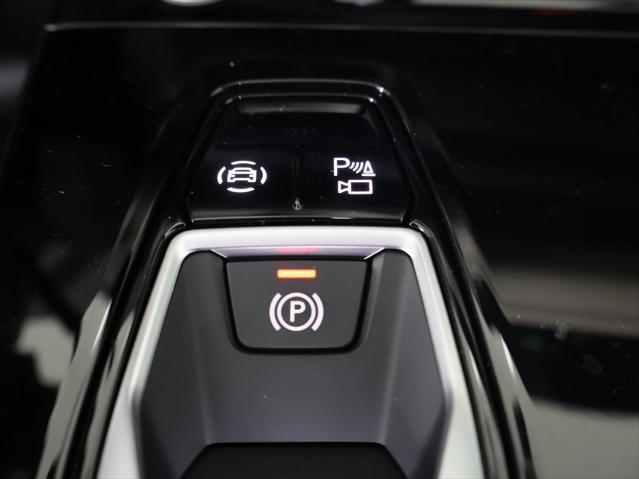 new 2025 Audi Q6 e-tron car, priced at $77,880