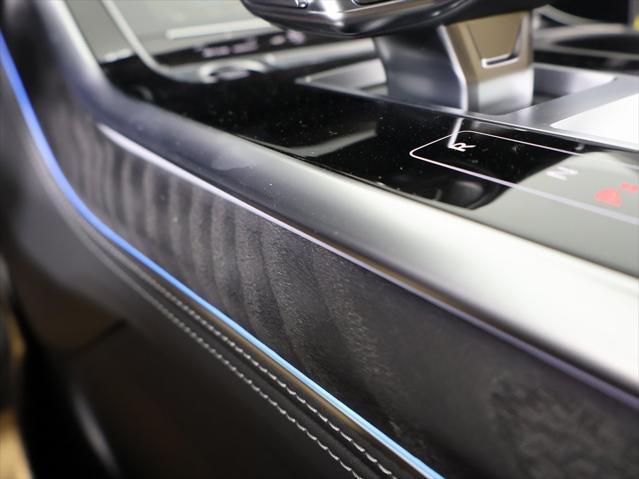 new 2025 Audi Q7 car, priced at $81,780