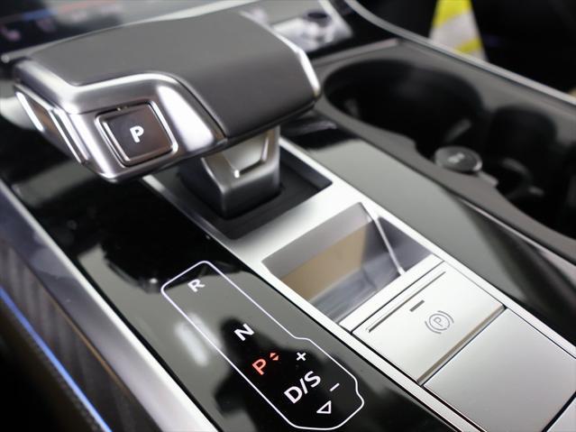 new 2025 Audi Q7 car, priced at $81,780