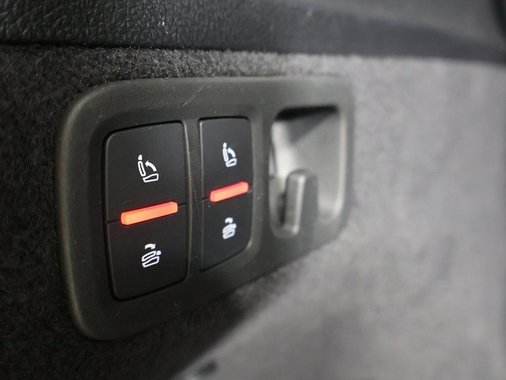 used 2022 Audi Q7 car, priced at $47,181