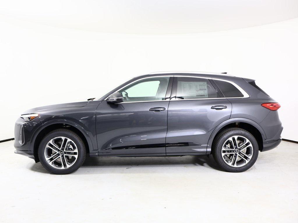 new 2025 Audi Q5 car, priced at $59,680
