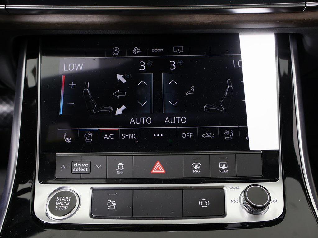 new 2025 Audi Q7 car, priced at $72,580