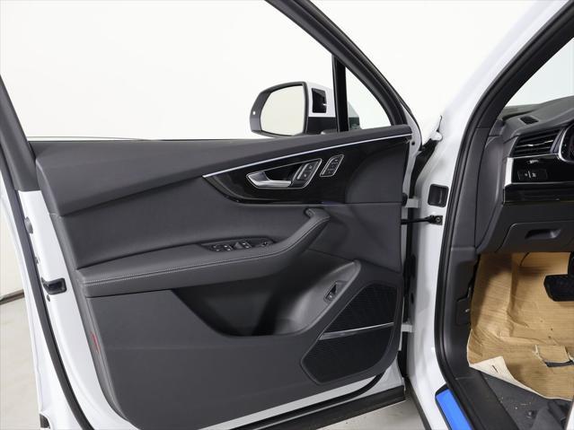 new 2025 Audi Q7 car, priced at $77,805