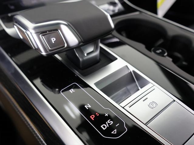 new 2025 Audi Q7 car, priced at $77,805