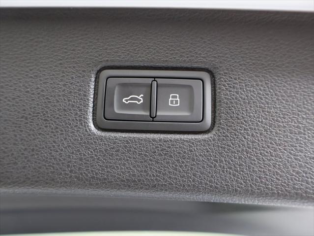 new 2025 Audi Q7 car, priced at $77,805
