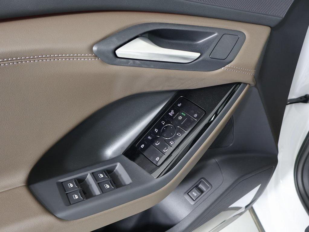 new 2025 Audi Q6 e-tron car, priced at $74,450